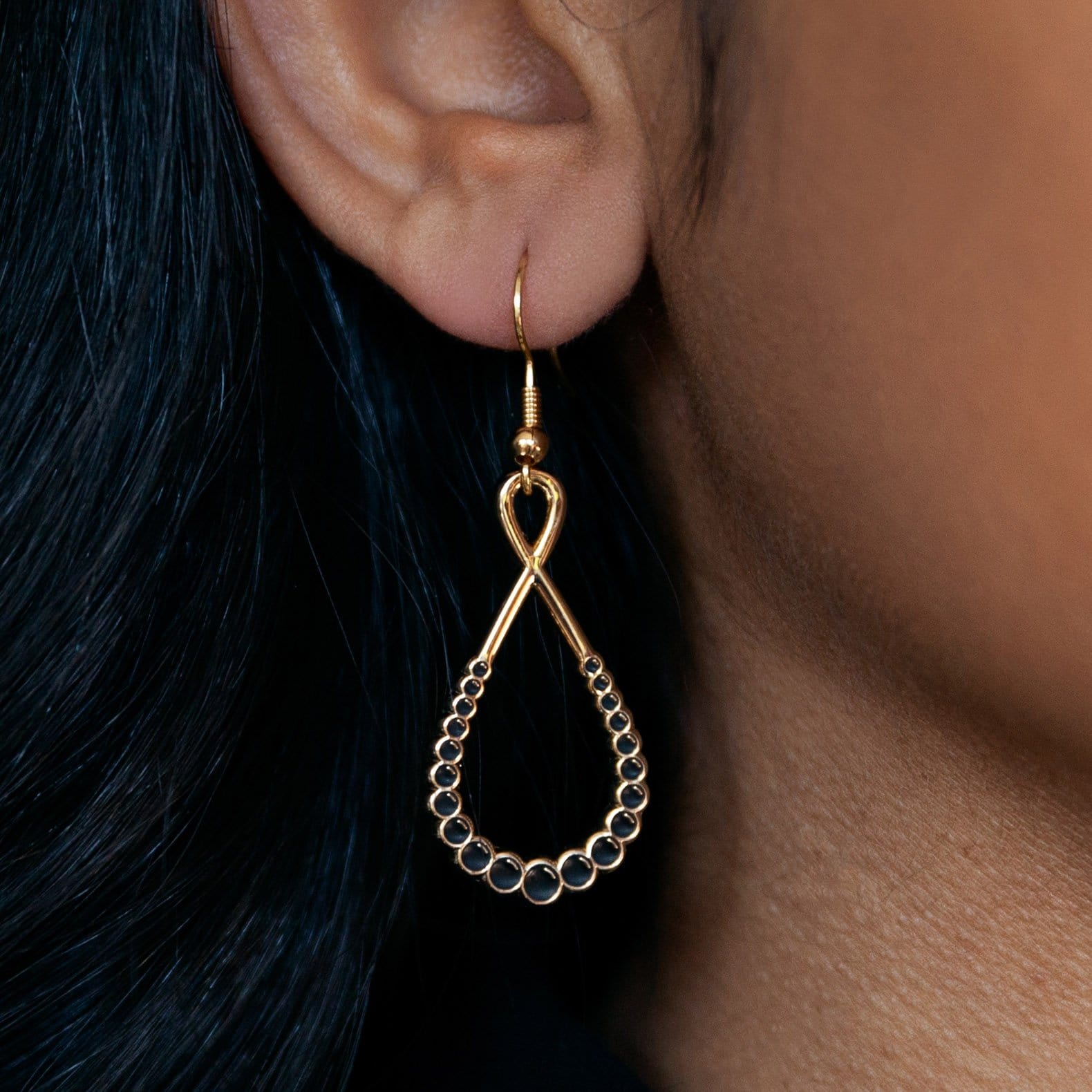 Kamala Harris' Black Pearls Drop Earrings