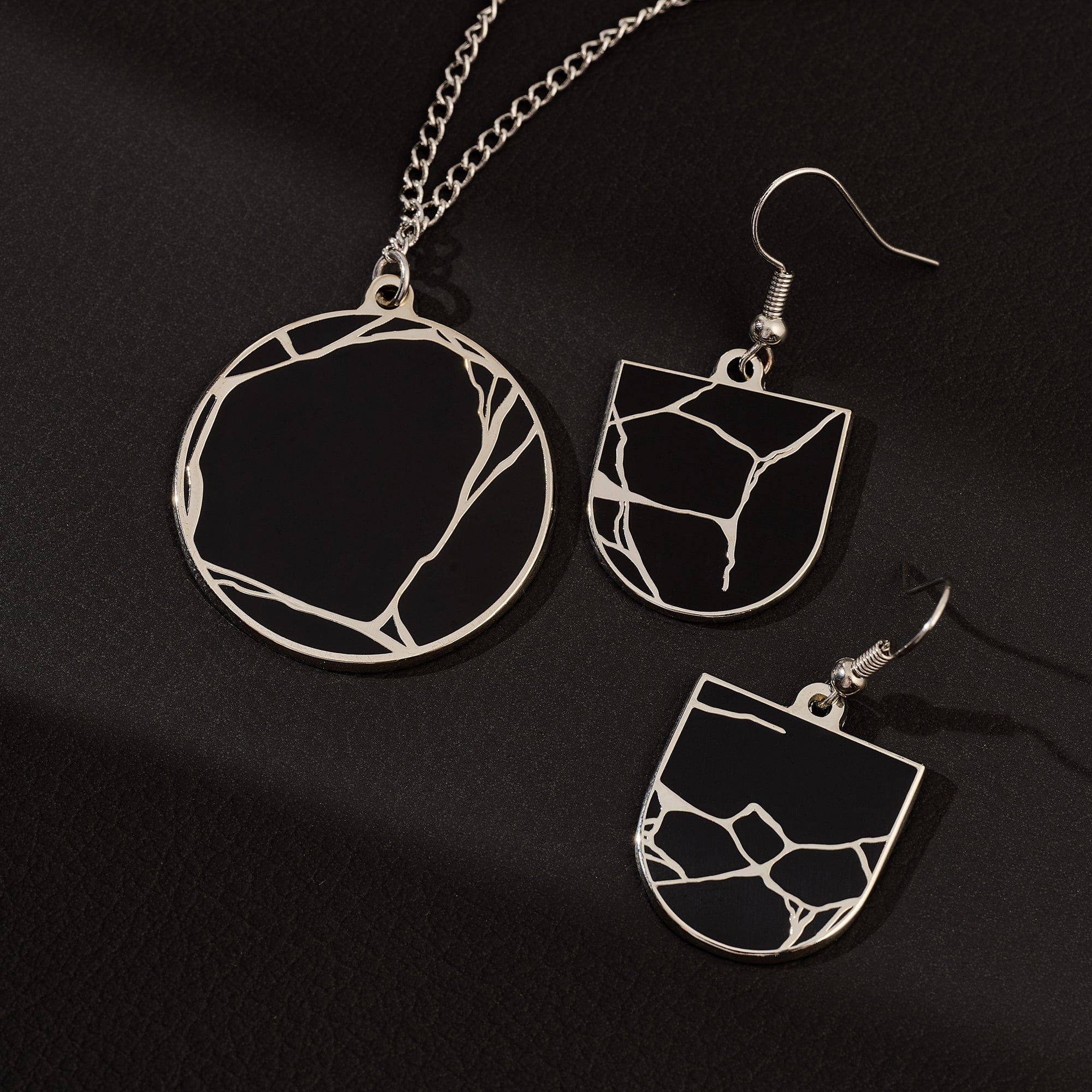 Louis Vuitton Marble Earrings Grey in Silver Metal with Silver-tone